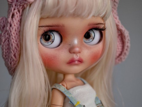 Miyuki (OOAK Custom tan Blythe doll) by UnnieDolls