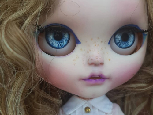 Customised blythe doll – Delilah by BlytheObsession