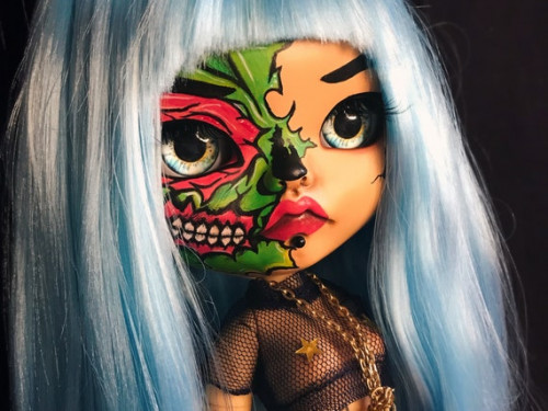 Glamorous sculpting blythe doll with tattoo by VDexlusive