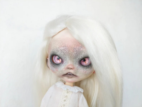 Custom Blythe OOAK ghost sculpting face vintage style albino mohair wig doll by AlinariShop