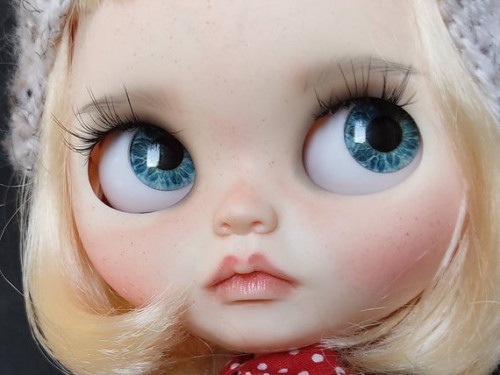 Custom Blythe Doll by Poupoupidoudolls