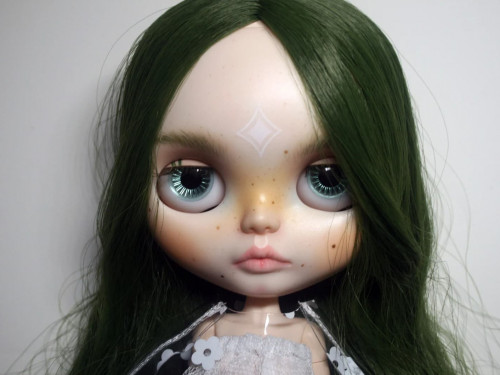 Jadis – OOAK Custom Blythe Doll by PENdolls