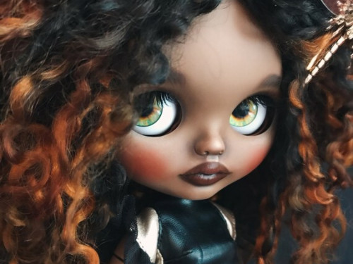 Exclusive afro blythe custom doll by VDexlusive
