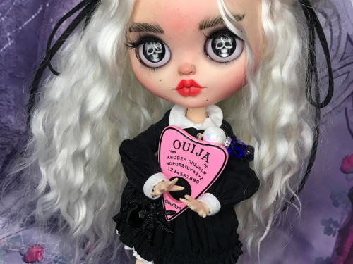 Custom Blythe Doll Nolla Addams by CandyJamBlytheDolls