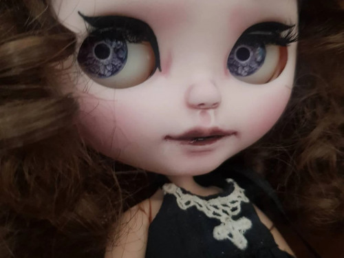 Custom blythe doll – Mira by BlytheObsession