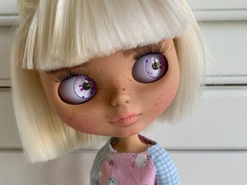Custom blythe doll by DaisydollsbyMonique