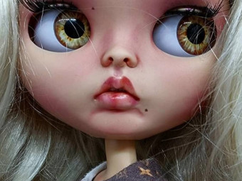 Leonie – Custom Blythe Doll by Myfunblythe