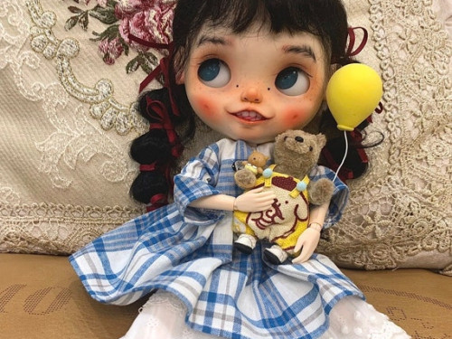 Custom Blythe Doll by sellingbyaki